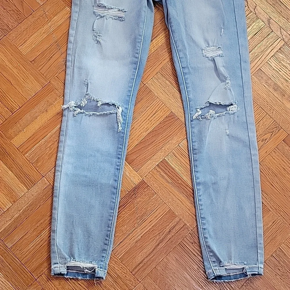 Garage Skinny Distressed Denim Light Blue Jeans Size 3 Nwt